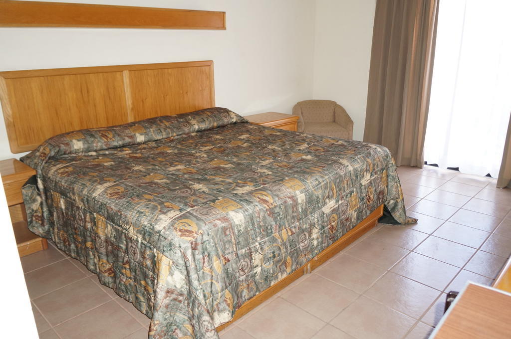 Maria Luisa Inn & Suites Juarez  Kamer foto
