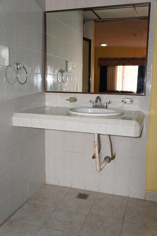 Maria Luisa Inn & Suites Juarez  Buitenkant foto