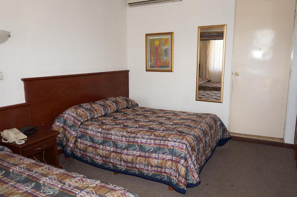 Maria Luisa Inn & Suites Juarez  Buitenkant foto